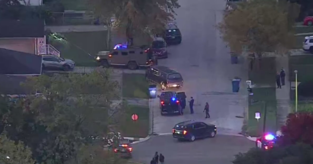 Man Killed in FBI Agent-Involved Shooting in Dixmoor, Illinois