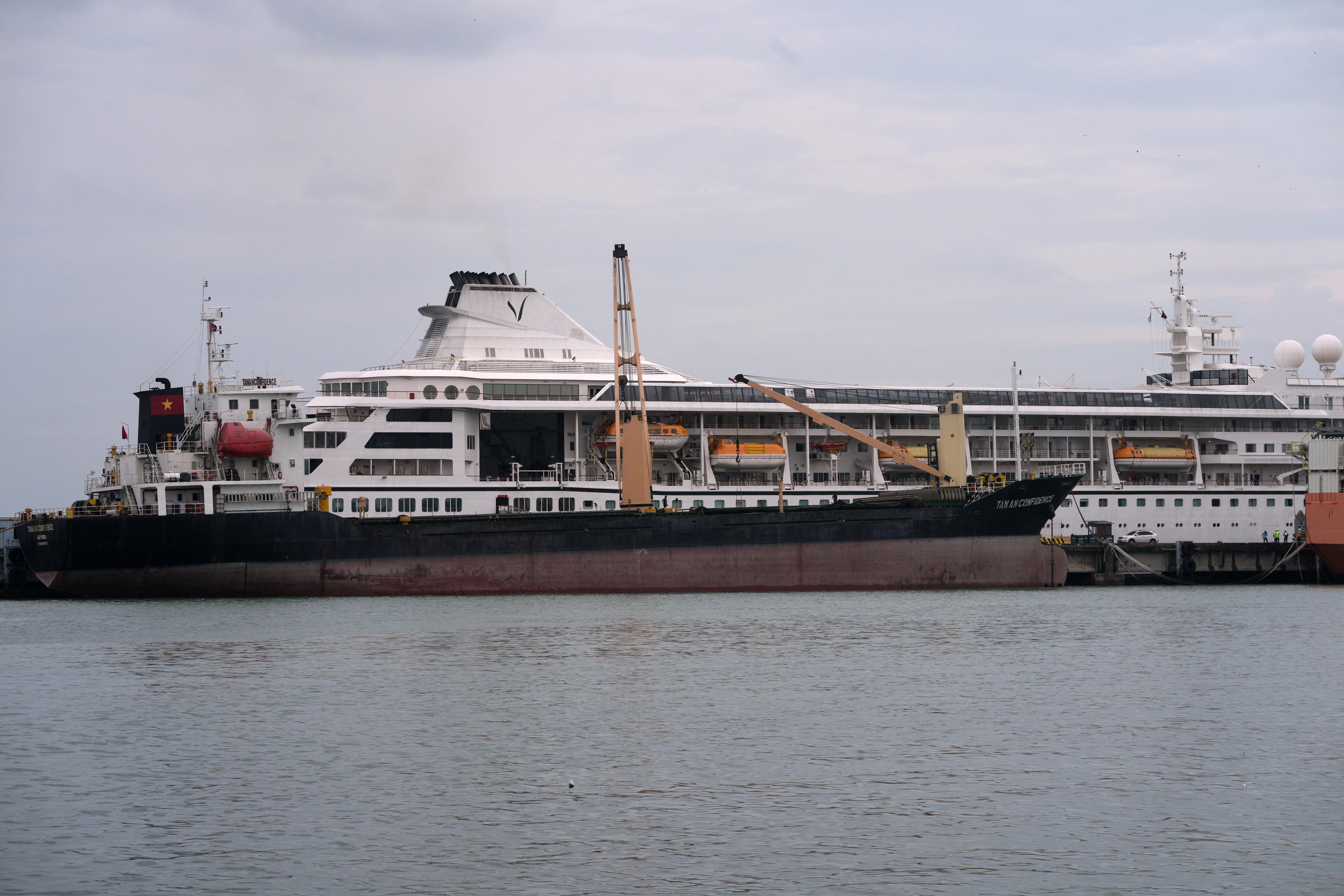 U.S. cruise ship suspends around-the-world voyage due to fuel costs