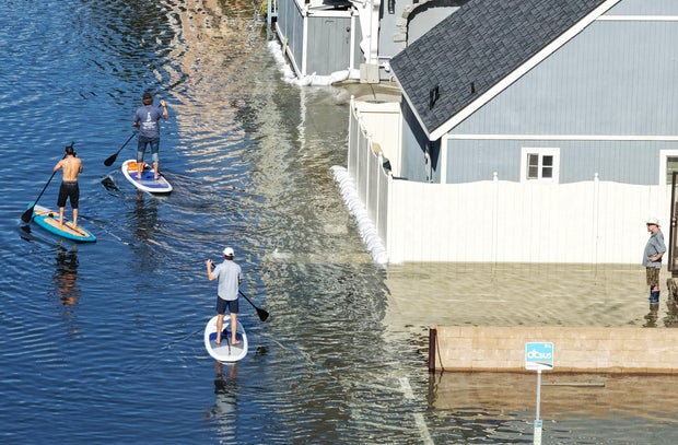 High Tide Coastal Flooding Closes Pacific Coast Highway successful  Huntington Beach 