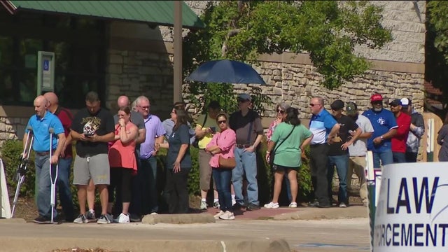 Who&rsquo;s heading to the polls in Tarrant County? A look at early voting totals ahead of more rallies
