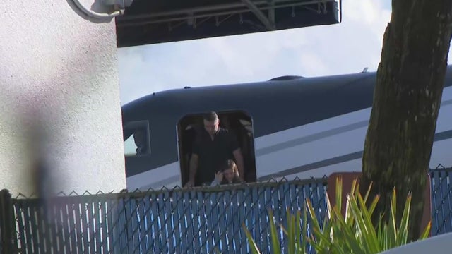 Defeated Brazilian presidential candidate Fl&aacute;vio Bolsonaro lands in Miami with family