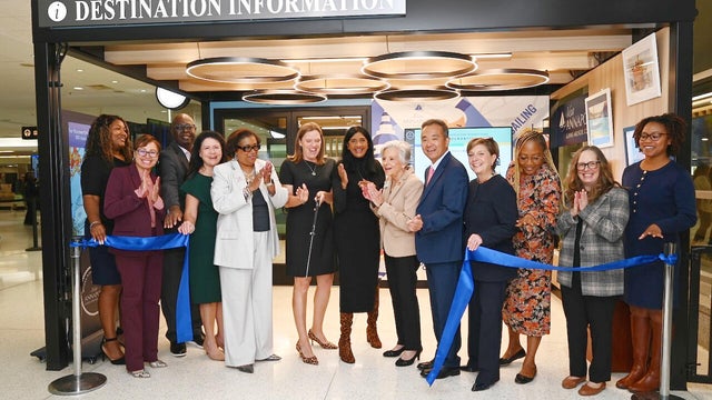 visit-aaac-ribbon-cut-2-edit.jpg 