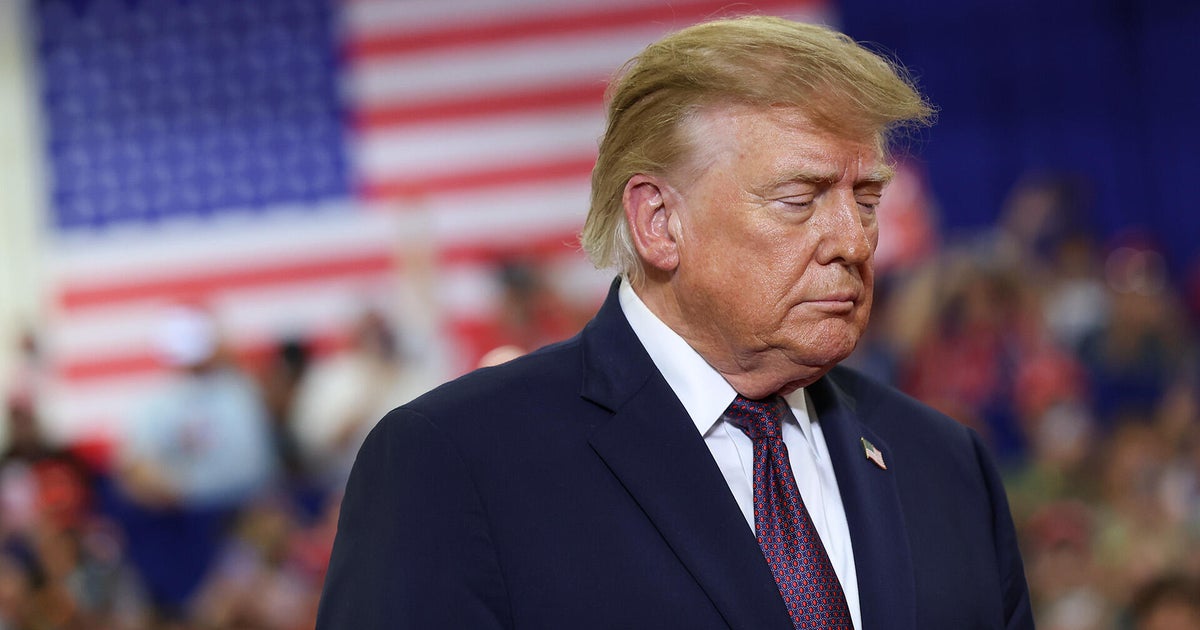 Why Trump is campaigning for Republicans in deep red Florida