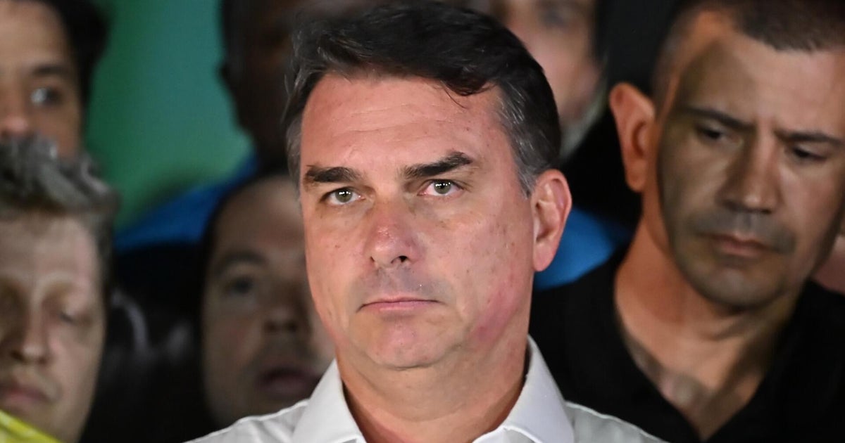 Details on Flávio Bolsonaro’s escape from Brazil